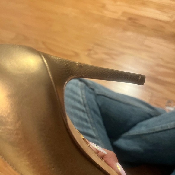 Diane Von Furstenberg Leather and Suede Pumps( gold and beige) 7M - Picture 7 of 7